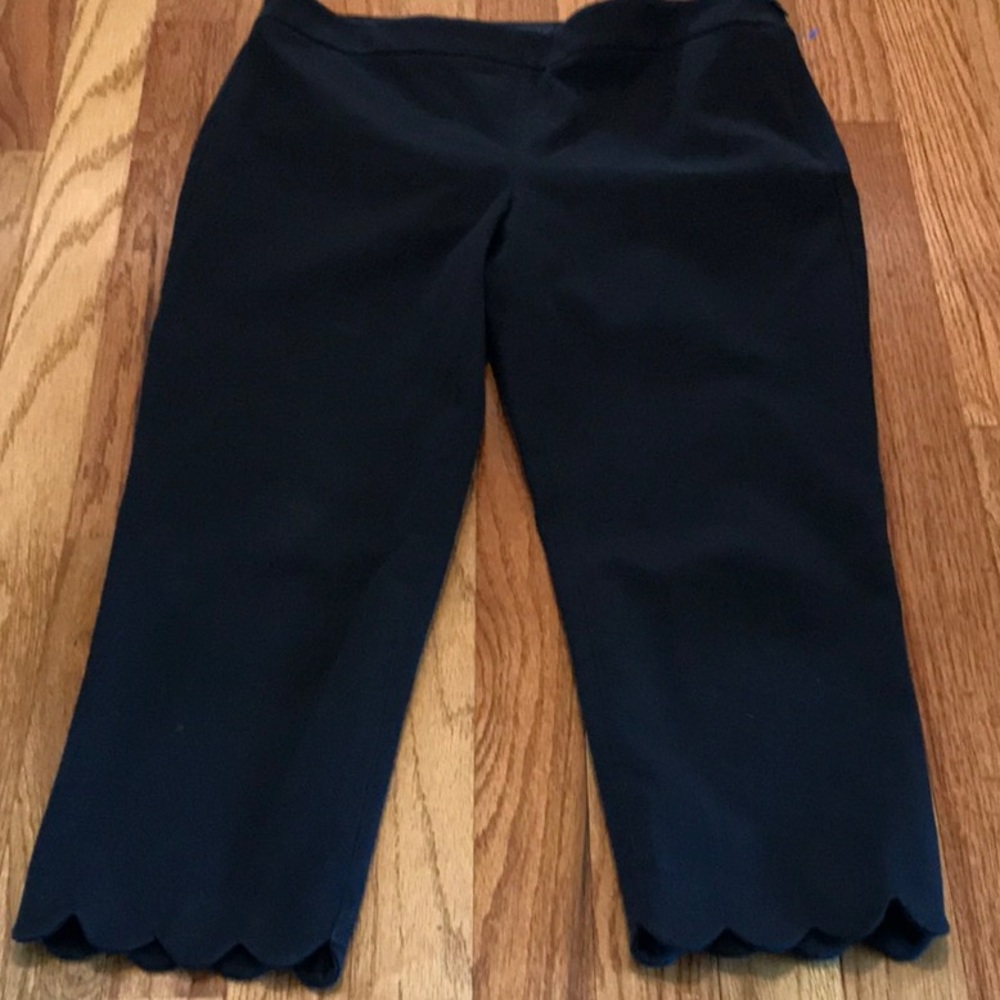 Talbots~Black Scalloped Crop~🖤